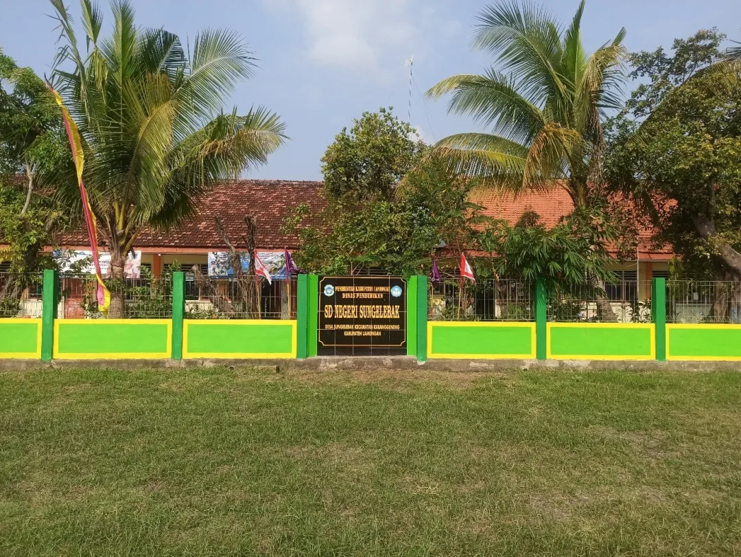 Pagar Sekolah